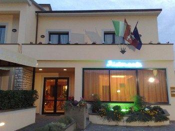 Hotel Santa Lucia Cascina Exteriör bild
